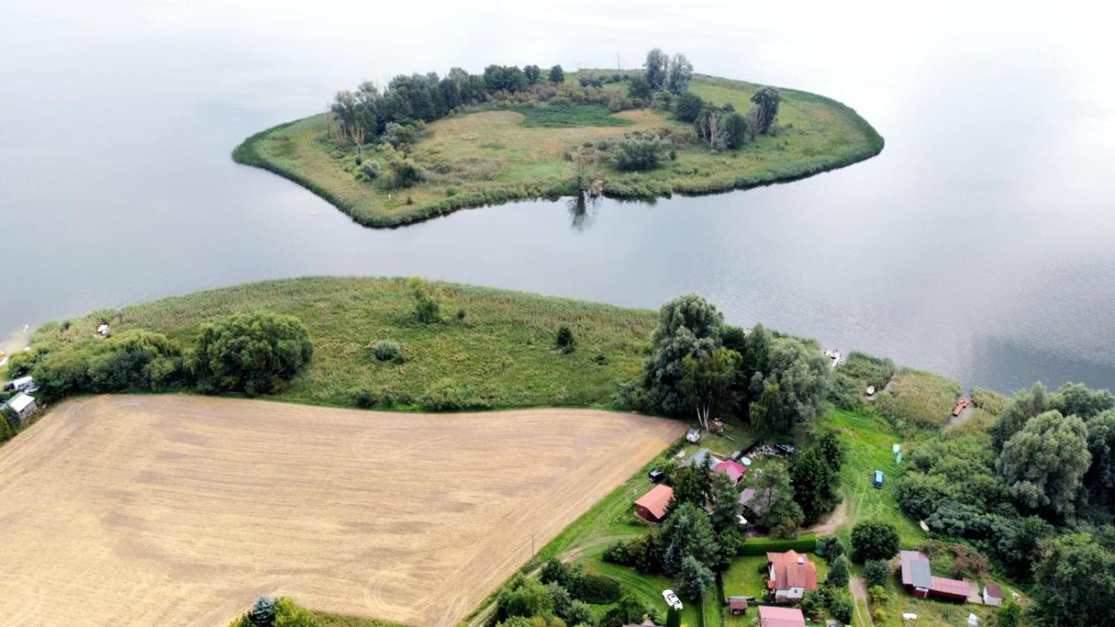 Domek Nad Jeziorem Przy Lini Brzegowej Gorowychy, Pomorze Экстерьер фото